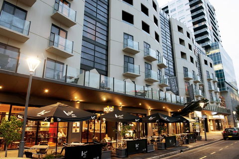 Mantra Hindmarsh Square - New South Wales Tourism  3