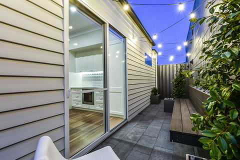 Aloha Central Luxury Apartments - New South Wales Tourism  13