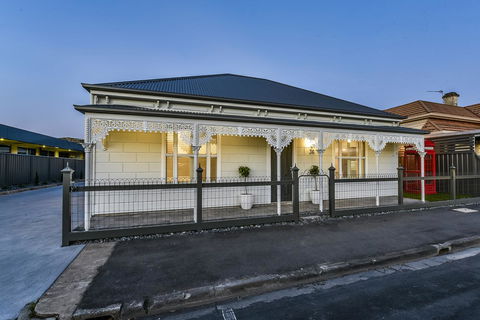 Aloha Central Luxury Apartments - New South Wales Tourism  12