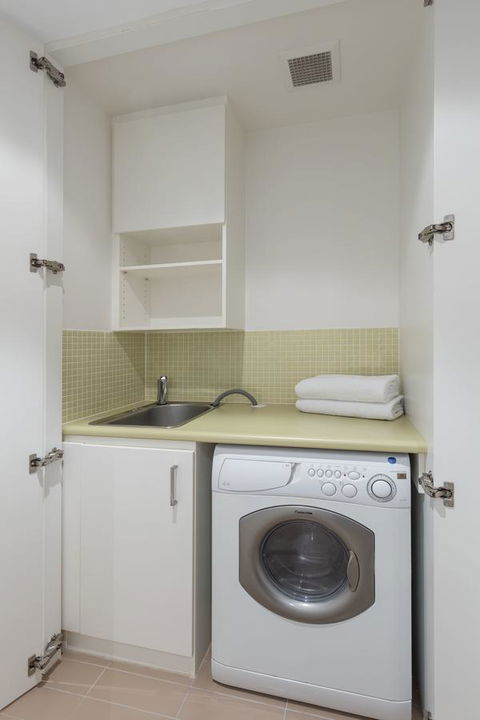 Oaks Glenelg Liberty Suites - New South Wales Tourism  29