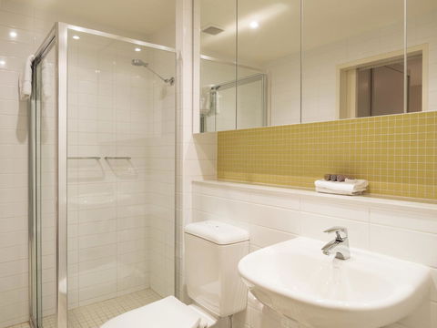 Oaks Glenelg Liberty Suites - New South Wales Tourism  23