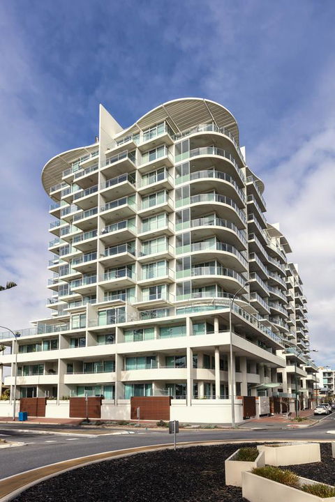 Oaks Glenelg Liberty Suites - New South Wales Tourism  1