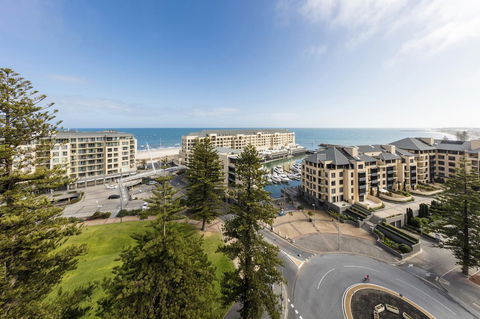 Oaks Glenelg Liberty Suites - New South Wales Tourism  17