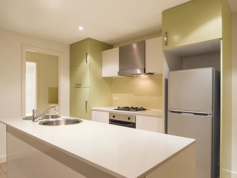 Oaks Glenelg Liberty Suites - New South Wales Tourism  21