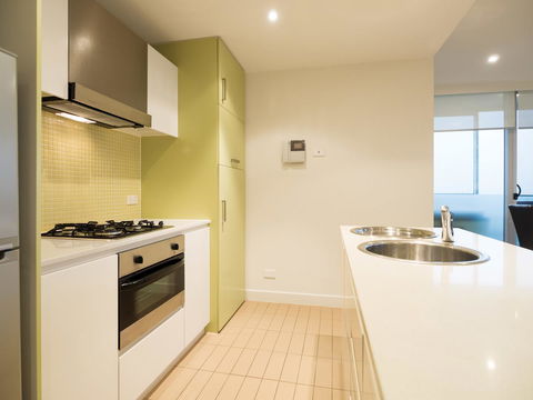 Oaks Glenelg Liberty Suites - New South Wales Tourism  19