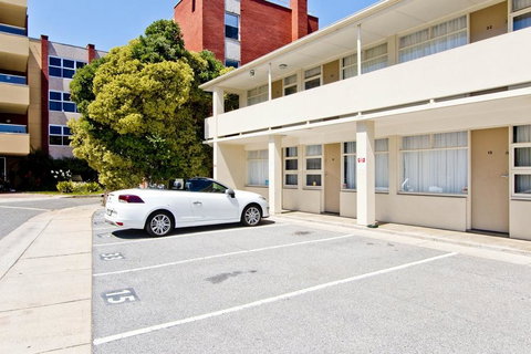 Glenelg Oasis Studios - New South Wales Tourism  6