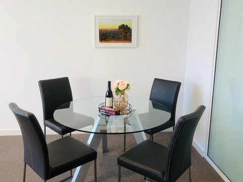 Central Escape @ Adelaide CBD - New South Wales Tourism  6