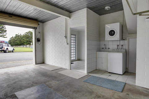 Tasman Beachside Apartment - New South Wales Tourism  11