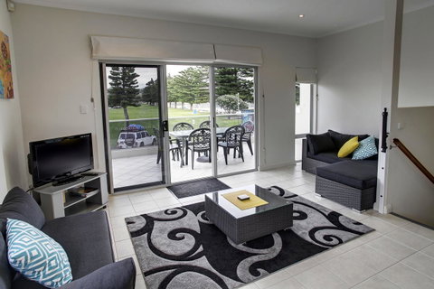 Tasman Beachside Apartment - New South Wales Tourism  4