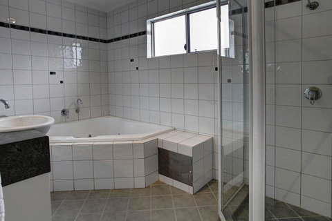 Tasman Beachside Apartment - New South Wales Tourism  10