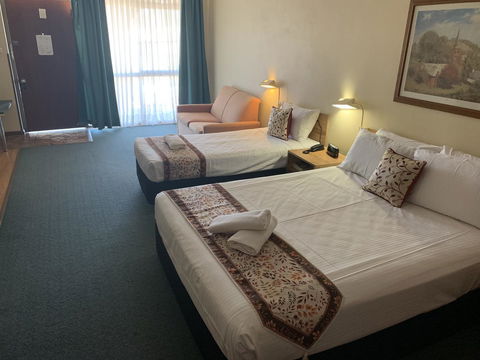 Cumberland Motor Inn - New South Wales Tourism  21