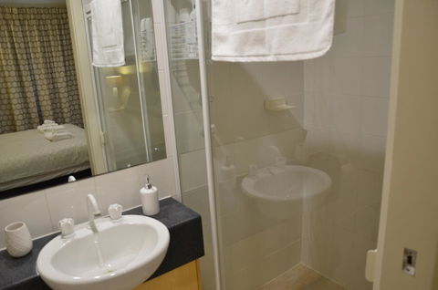 Adelaide City Apartment - 3br, 2bath & Carpark - New South Wales Tourism  13