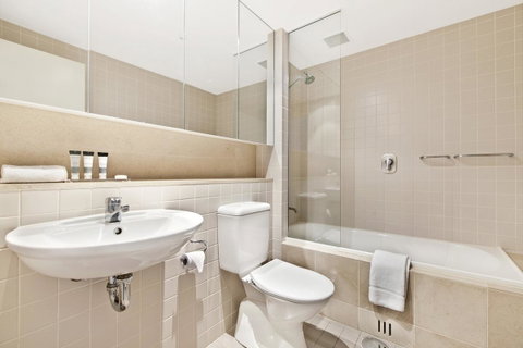 Glenelg Seaside Apartment - New South Wales Tourism  12