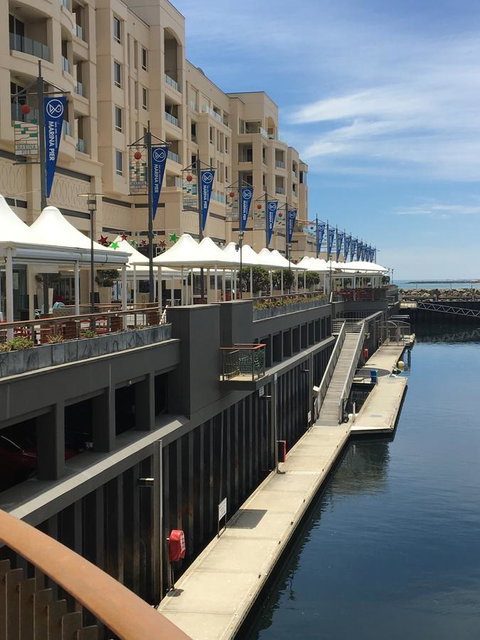 Glenelg Seaside Apartment - New South Wales Tourism  3