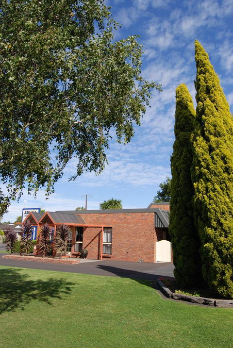 Arkana Motor Inn & Terrace Apartments - New South Wales Tourism  44