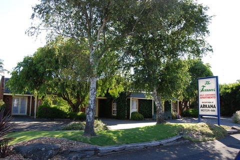 Arkana Motor Inn & Terrace Apartments - New South Wales Tourism  22