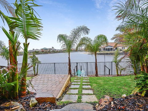 Lakeside - Encounter Bay - New South Wales Tourism  3