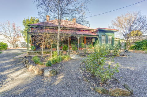 Tanunda Cottages - New South Wales Tourism  9