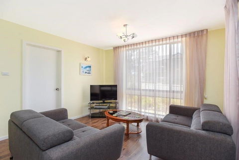 The Dolphins Beachfront Apartments - New South Wales Tourism  17