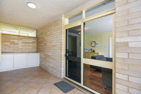 The Dolphins Beachfront Apartments - New South Wales Tourism  3