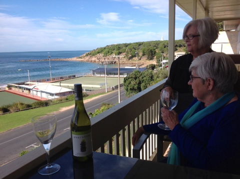 The Dolphins Beachfront Apartments - New South Wales Tourism  0