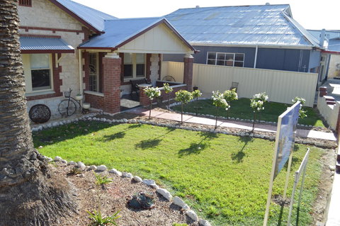 Two Cow Cottage Bed & Breakfast - New South Wales Tourism  18