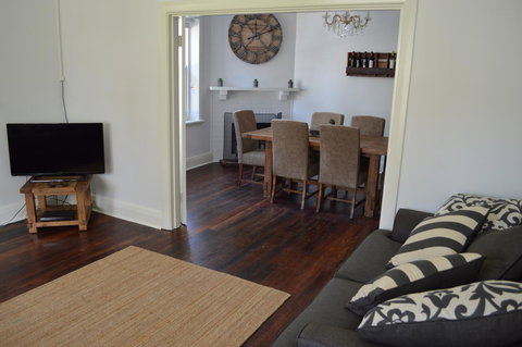 Two Cow Cottage Bed & Breakfast - New South Wales Tourism  26