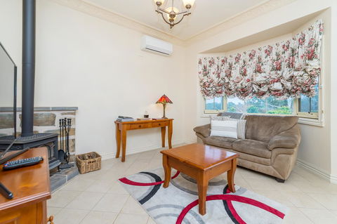 Barossa Vineyard Cottages - New South Wales Tourism  18