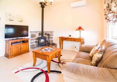 Barossa Vineyard Cottages - New South Wales Tourism  34