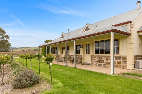 Barossa Vineyard Cottages - New South Wales Tourism  20