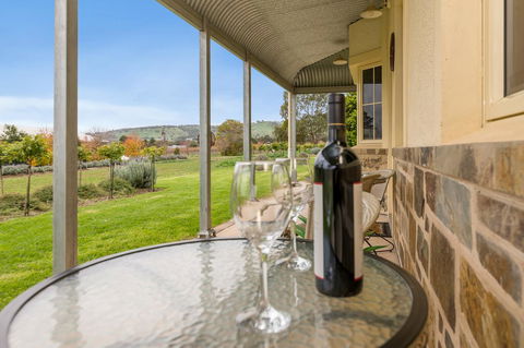 Barossa Vineyard Cottages - New South Wales Tourism  23