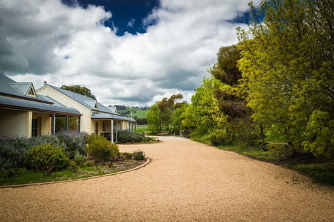 Barossa Vineyard Cottages - New South Wales Tourism  38