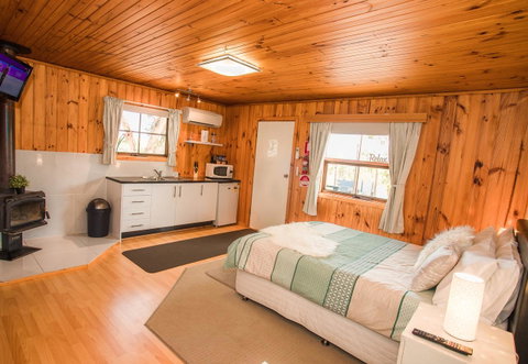 Seppelts View Cabins - New South Wales Tourism  22