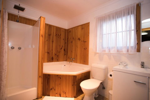 Seppelts View Cabins - New South Wales Tourism  36