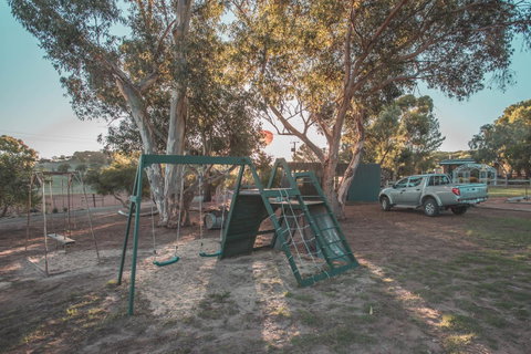 Seppelts View Cabins - New South Wales Tourism  12
