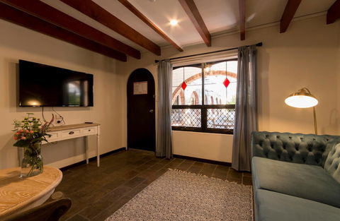 The Manor Basket Range - New South Wales Tourism  7