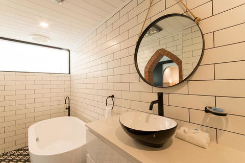 The Manor Basket Range - New South Wales Tourism  2