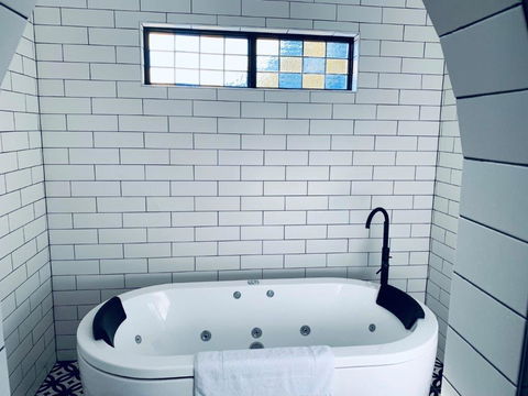 The Manor Basket Range - New South Wales Tourism  11