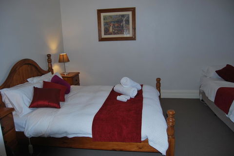 Jacaranda Cottage - New South Wales Tourism  10