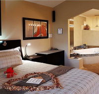 Romantic Getaways at Riverview Rise Retreats - New South Wales Tourism 