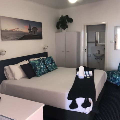 OCEAN BREEZE MOTEL - New South Wales Tourism  2