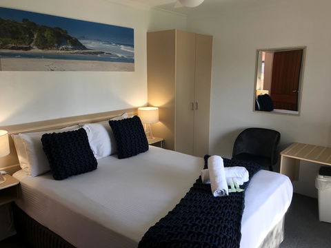 OCEAN BREEZE MOTEL - New South Wales Tourism  6