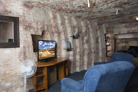 Ali\'s Underground Studio - New South Wales Tourism  0