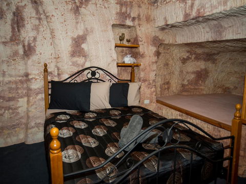Ali\'s Underground Studio - New South Wales Tourism  8