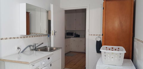 Unit In Marion - New South Wales Tourism  4