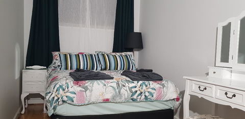 Unit In Marion - New South Wales Tourism  6