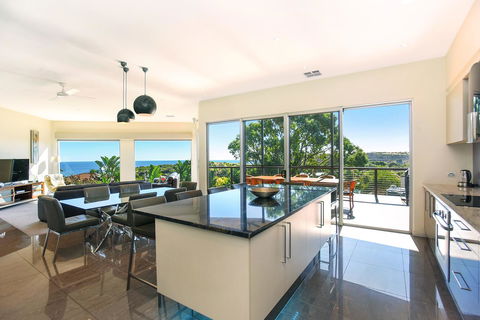 Lavina Luxury Beach House - New South Wales Tourism  8