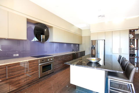 Lavina Luxury Beach House - New South Wales Tourism  9