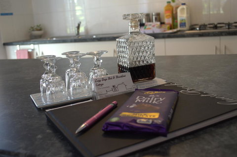 Lazy Days Cottage - Victor Harbor - New South Wales Tourism  26