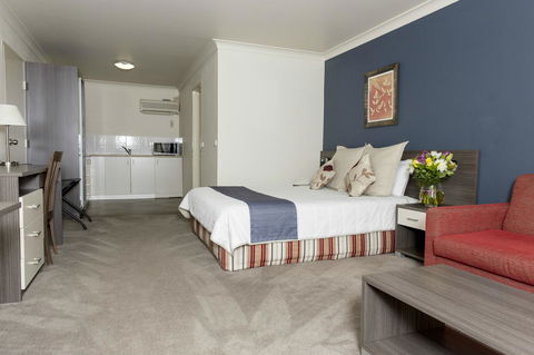 Bathurst Motor Inn - New South Wales Tourism  11